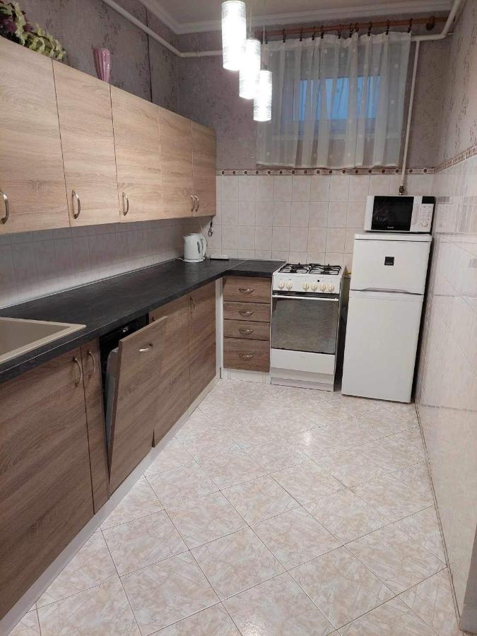Almos Vendeghaz Apartment ไฮจ์ดุสโซบอสโล ภายนอก รูปภาพ